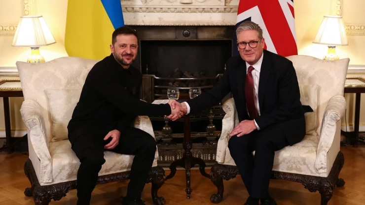 Starmer tells Zelensky he has 'full backing' of UK